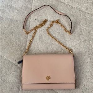 TORY BURCH ROBINSON WALLET ON A CHAIN
